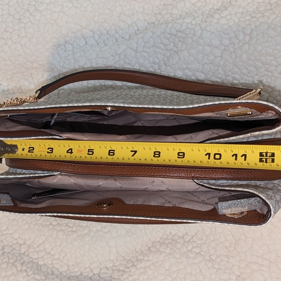 Michael Kors purse - Picture 3 of 12